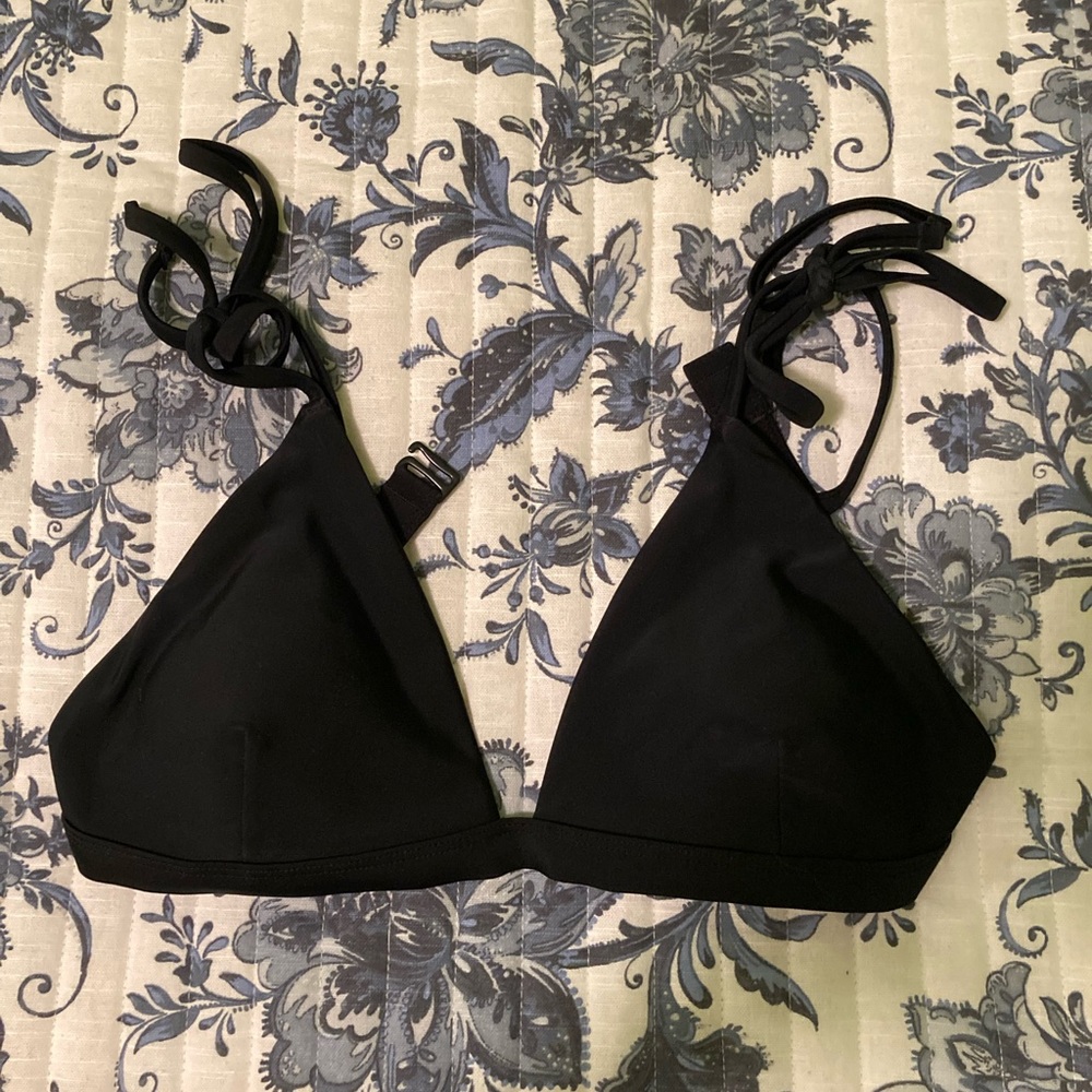Like new Black bikini top